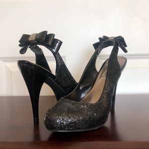 Steve Madden black sparkly pumps